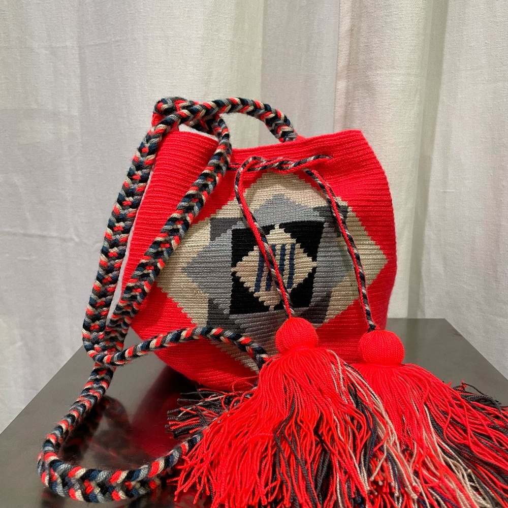 Guanabana Crossbody Bag M in Vulture